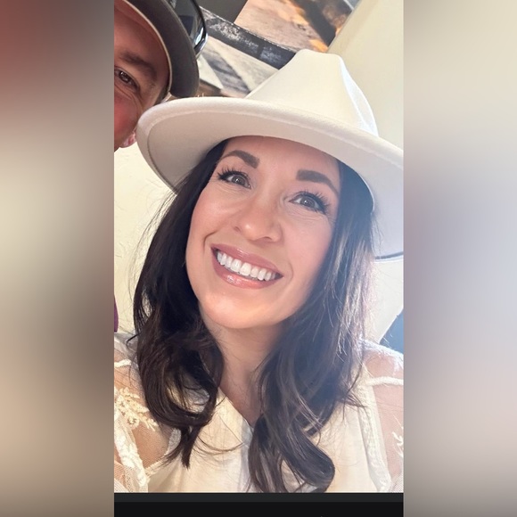 White fedora hat with taupe strap sz L - Picture 7 of 8